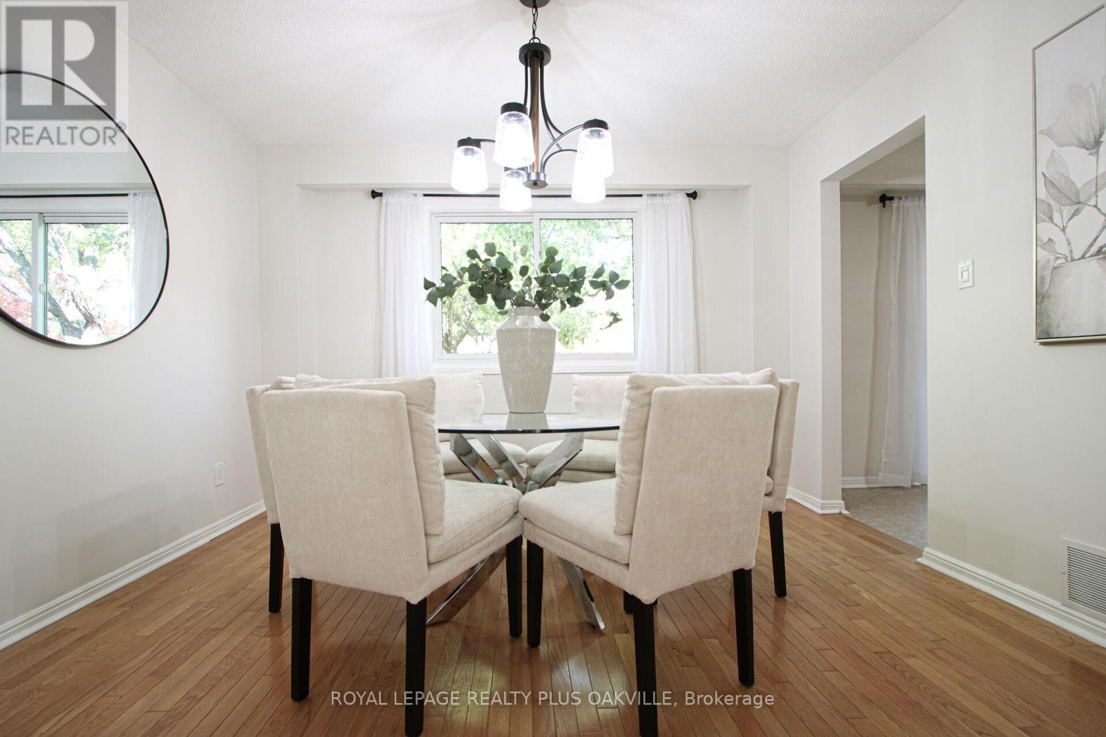 1303 Henley Place, Oakville, Ontario  L6H 2W1 - Photo 13 - W12468215
