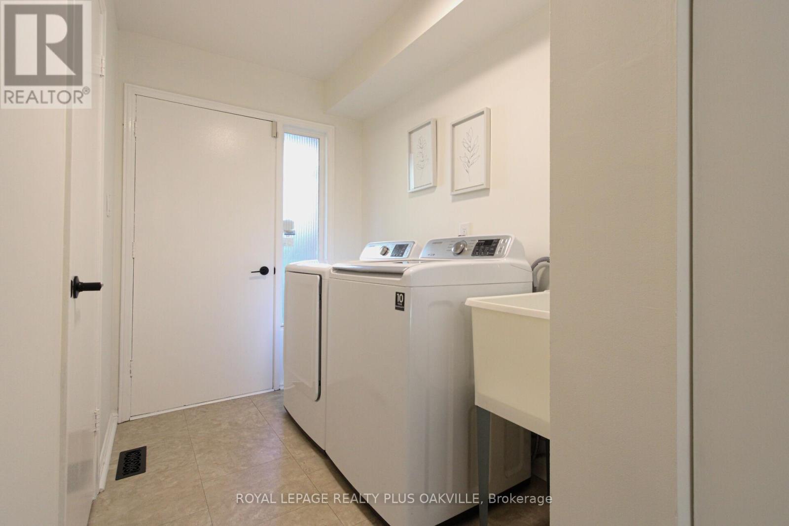 1303 Henley Place, Oakville, Ontario  L6H 2W1 - Photo 21 - W12468215