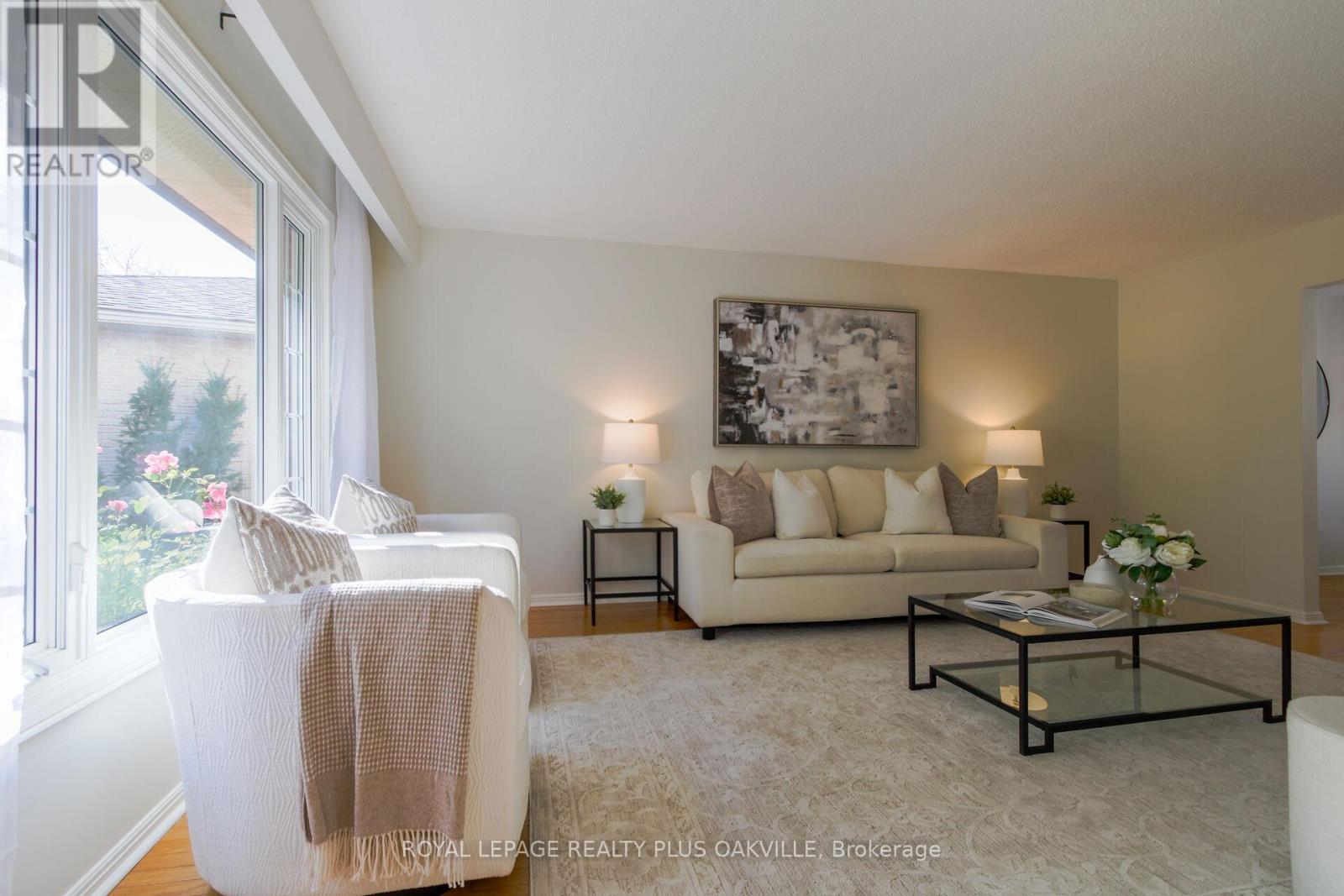 1303 Henley Place, Oakville, Ontario  L6H 2W1 - Photo 8 - W12468215