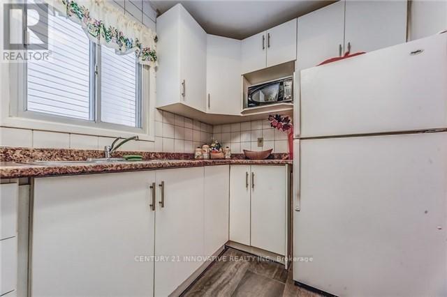 38 Jackman Drive, Brampton, Ontario  L6S 2L8 - Photo 6 - W12468232