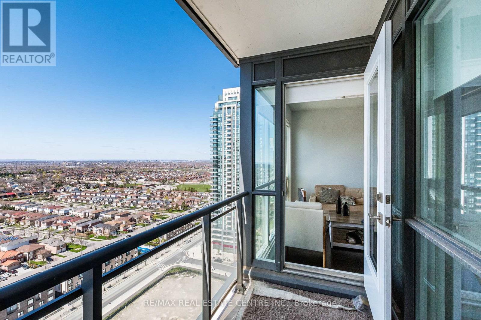 2011 - 4011 Brickstone Mews, Mississauga, Ontario  L5B 0J7 - Photo 11 - W12468237