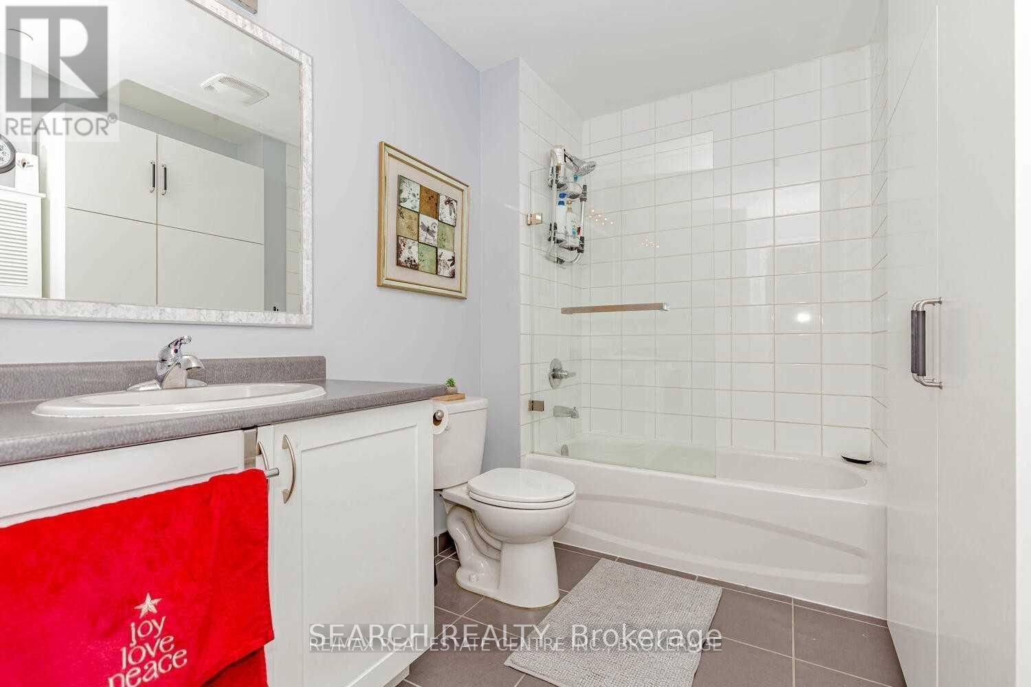 201 - 54 Sky Harbour Drive, Brampton, Ontario  L6Y 6B9 - Photo 11 - W12468264