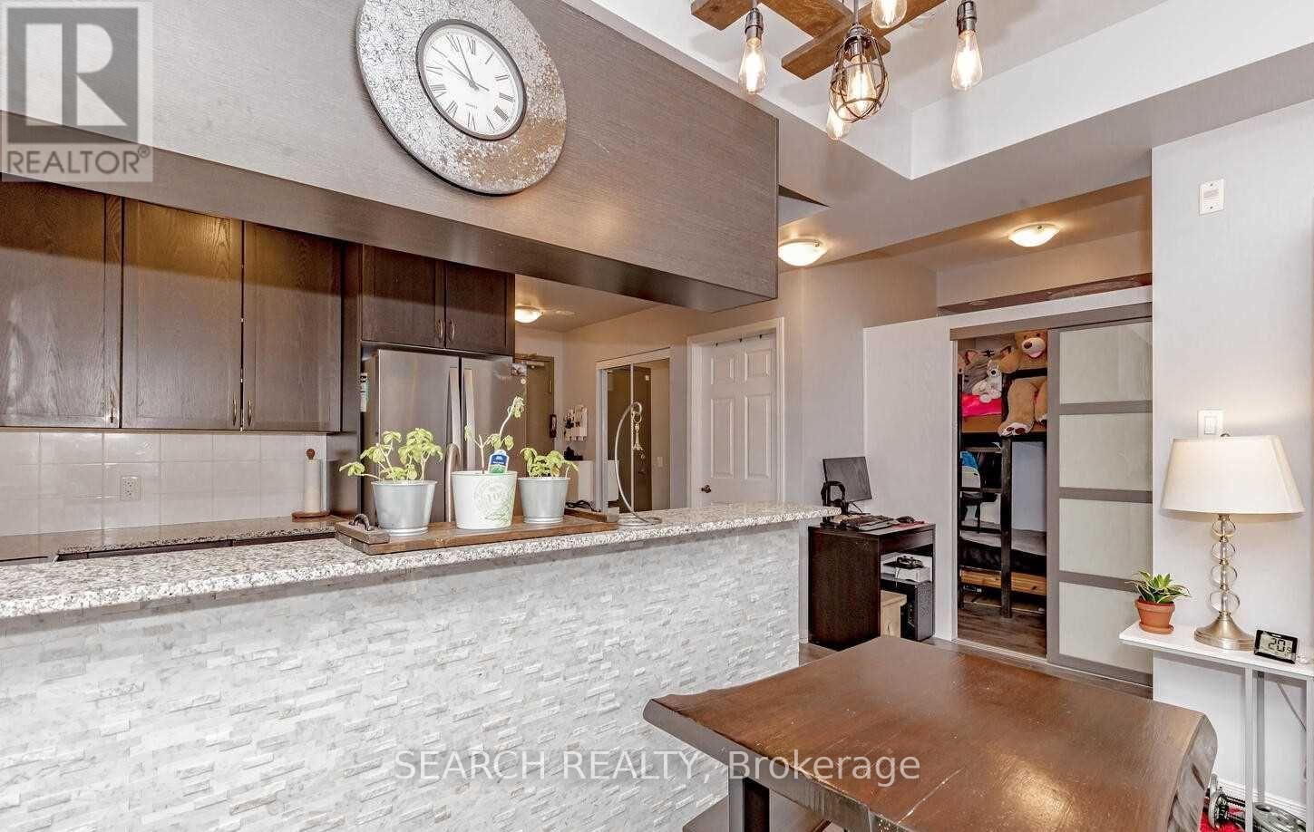 201 - 54 Sky Harbour Drive, Brampton, Ontario  L6Y 6B9 - Photo 2 - W12468264