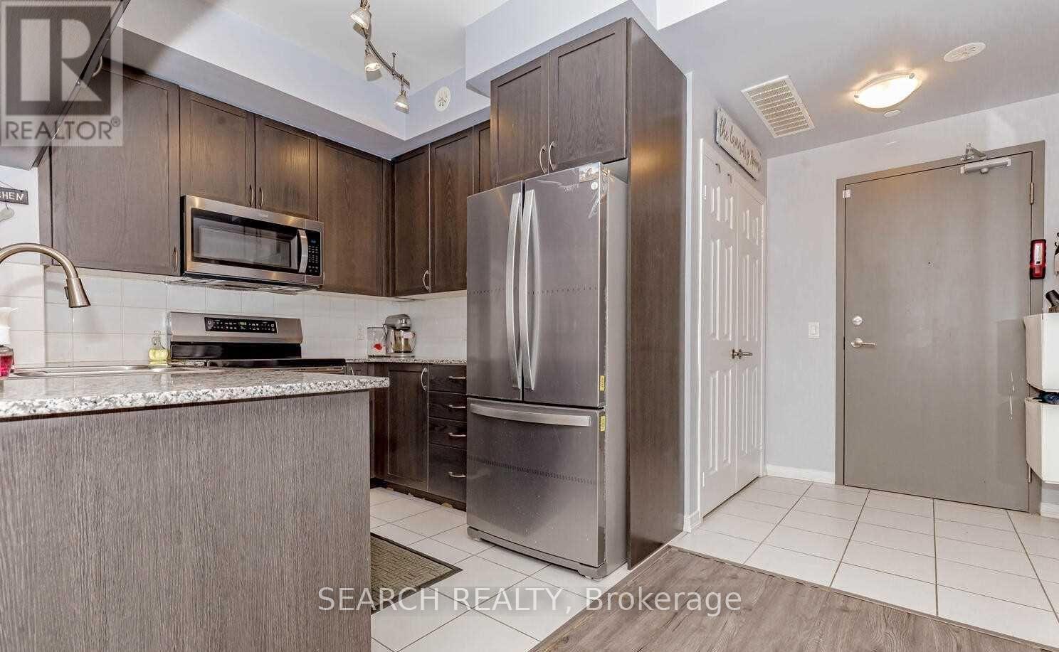 201 - 54 Sky Harbour Drive, Brampton, Ontario  L6Y 6B9 - Photo 21 - W12468264