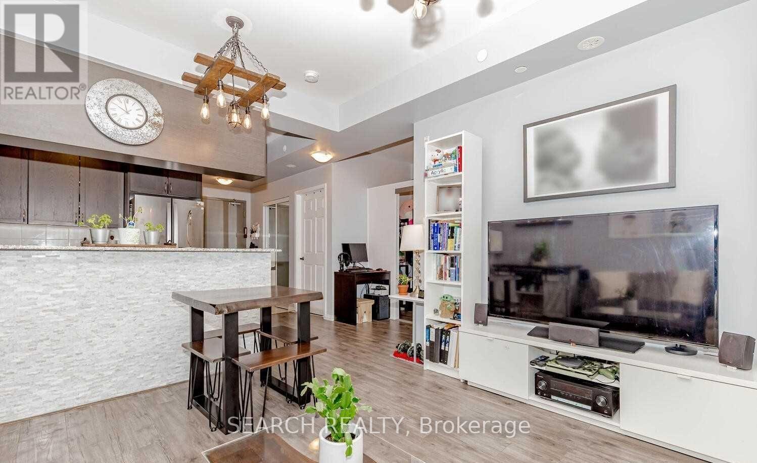 201 - 54 Sky Harbour Drive, Brampton, Ontario  L6Y 6B9 - Photo 5 - W12468264