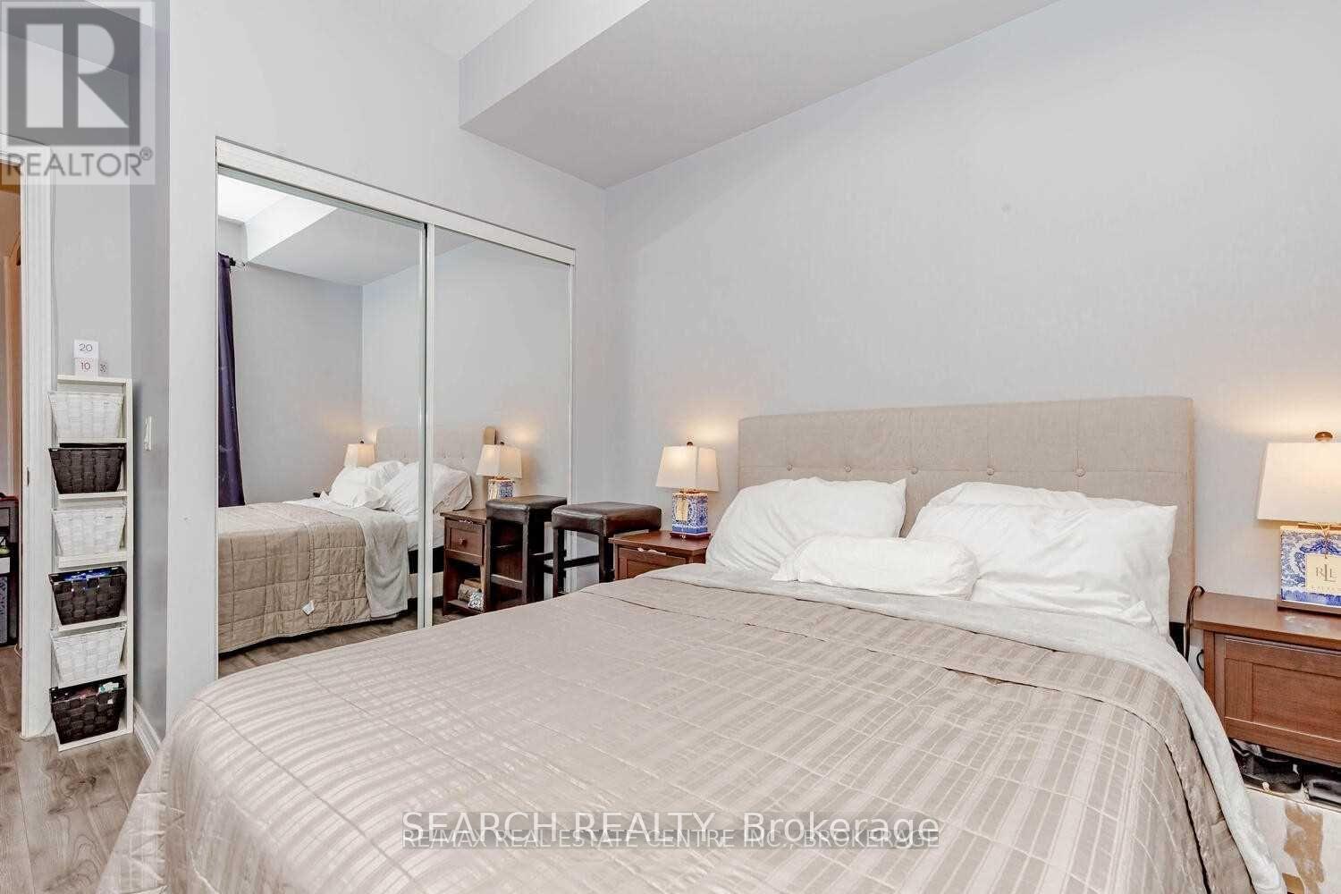 201 - 54 Sky Harbour Drive, Brampton, Ontario  L6Y 6B9 - Photo 8 - W12468264