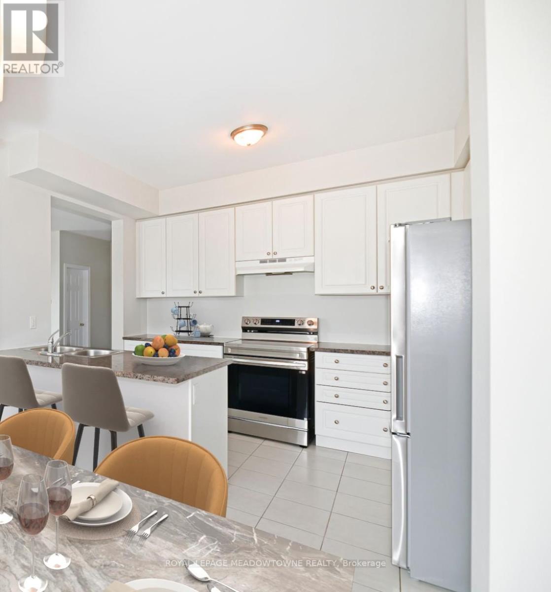 1124 Durno Court, Milton, Ontario  L9T 8P6 - Photo 11 - W12468266
