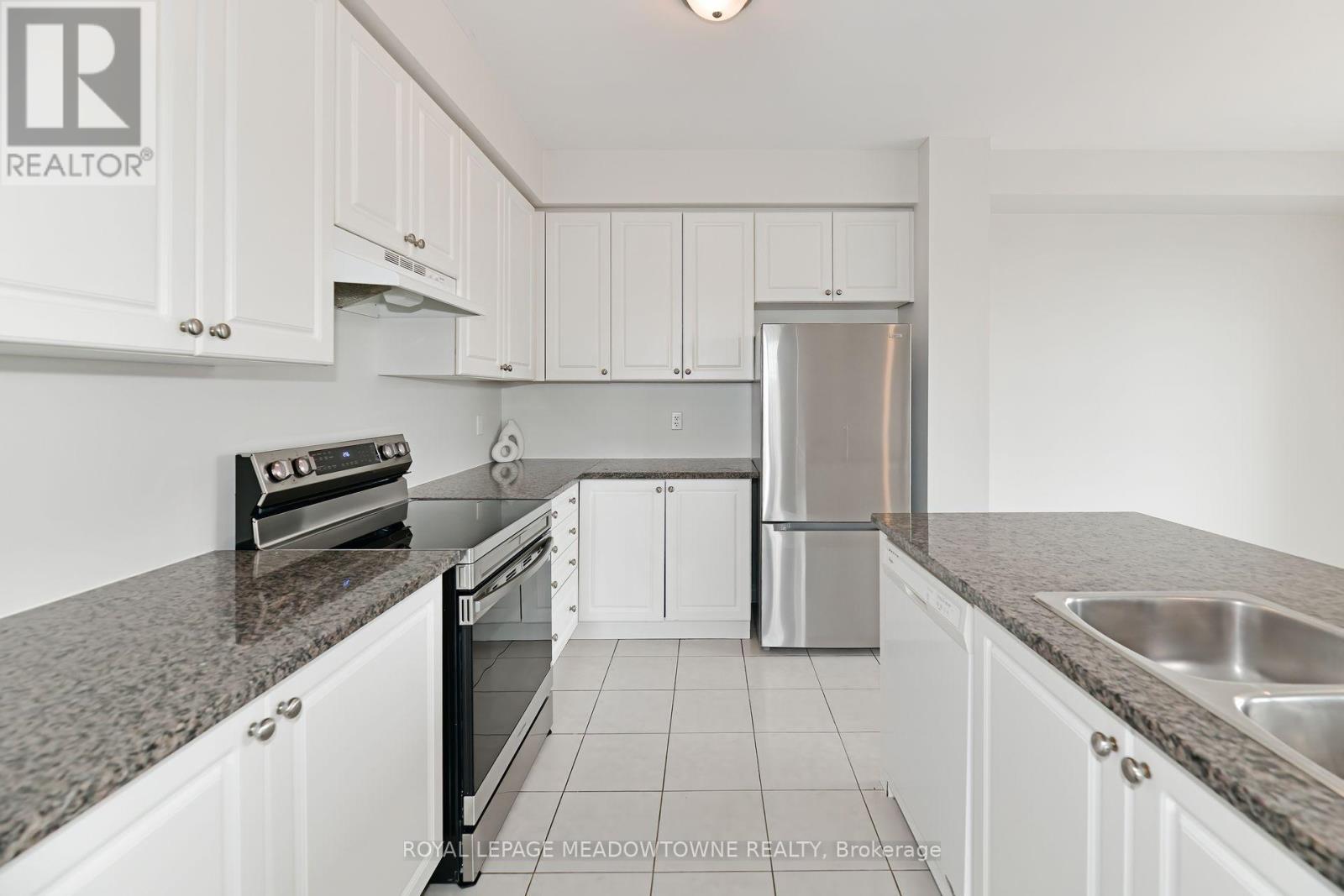 1124 Durno Court, Milton, Ontario  L9T 8P6 - Photo 13 - W12468266