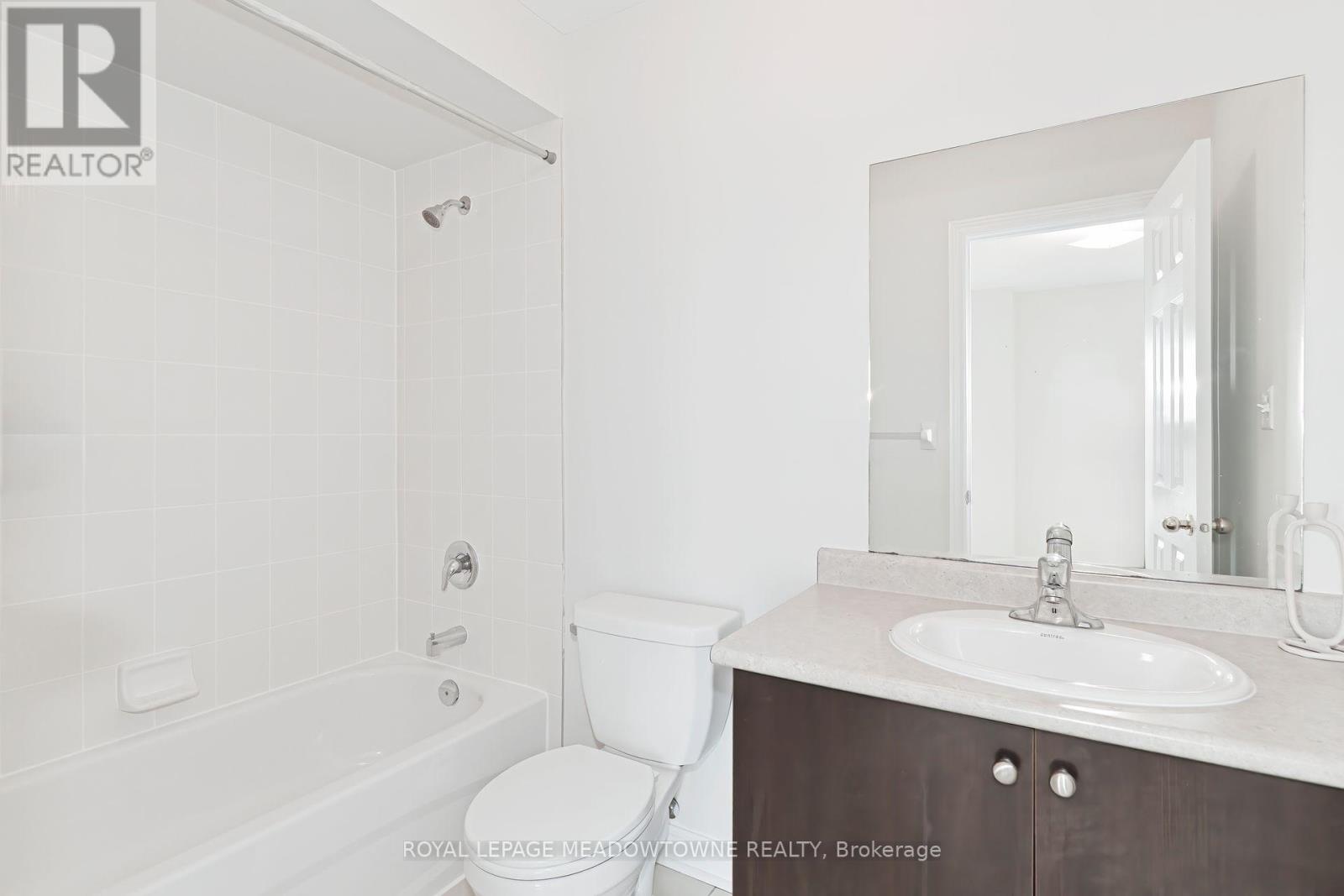1124 Durno Court, Milton, Ontario  L9T 8P6 - Photo 19 - W12468266