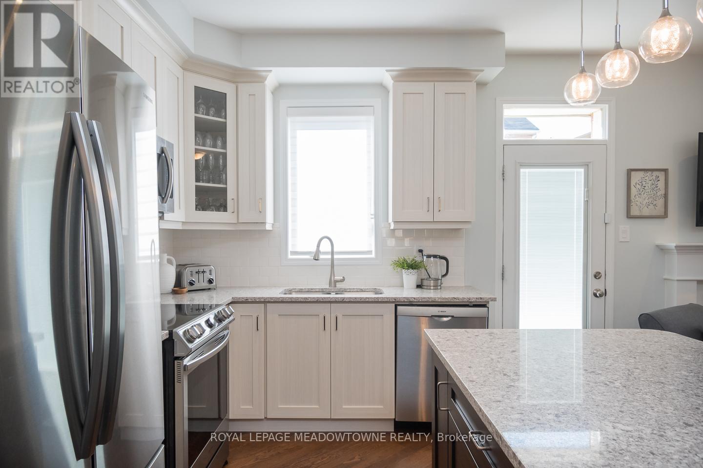 1298 Orr Terrace, Milton, Ontario  L9E 0B7 - Photo 10 - W12468269