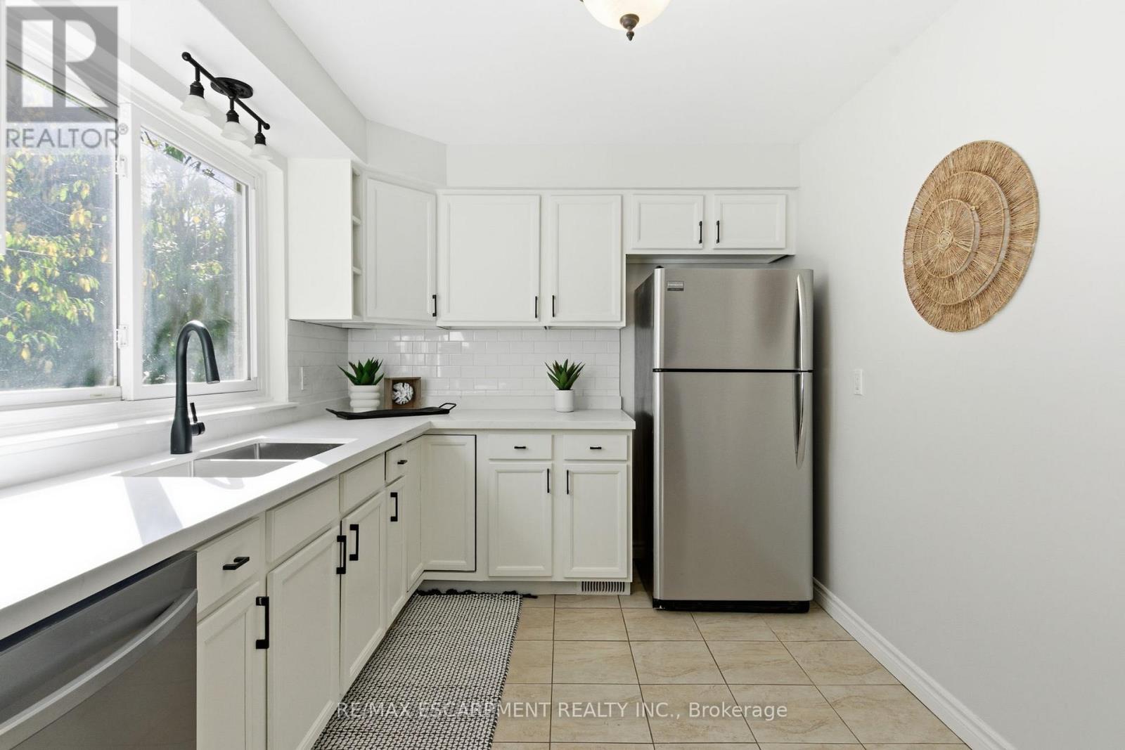 4502 Bennett Road, Burlington, Ontario  L7L 1Z1 - Photo 15 - W12468288