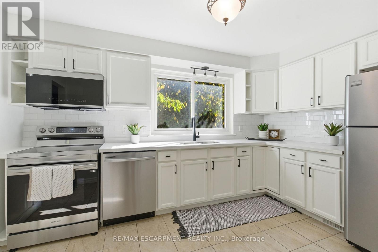 4502 Bennett Road, Burlington, Ontario  L7L 1Z1 - Photo 16 - W12468288