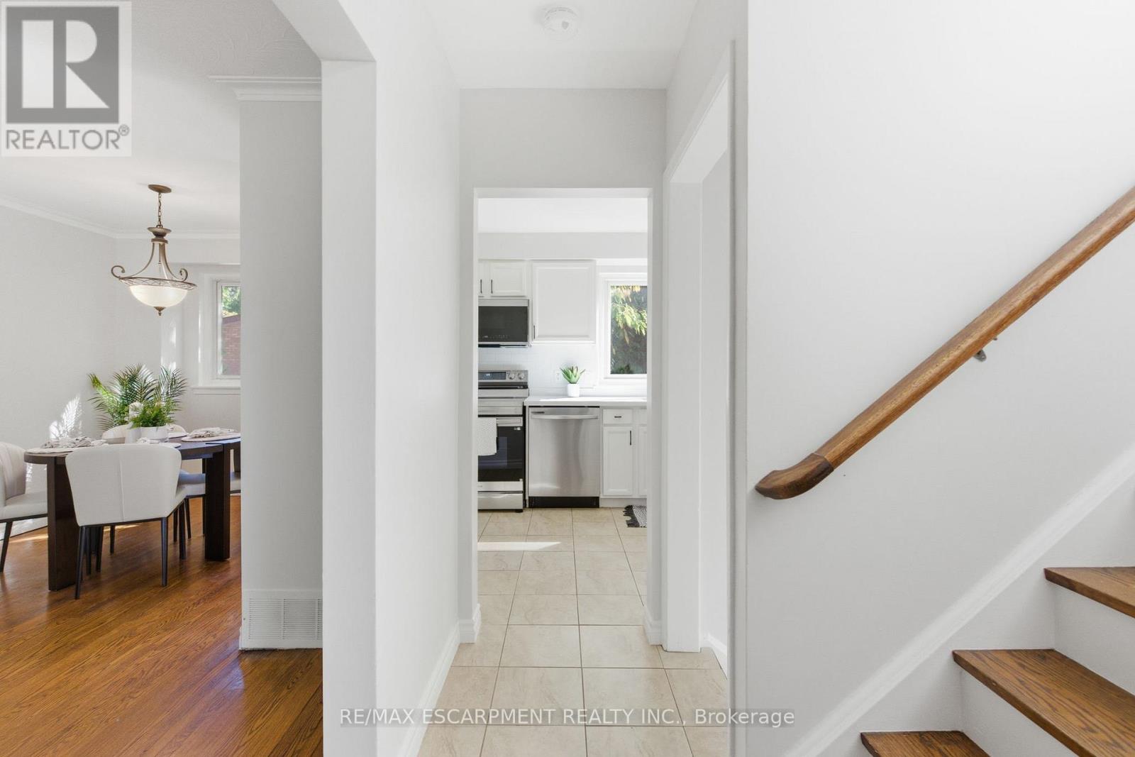 4502 Bennett Road, Burlington, Ontario  L7L 1Z1 - Photo 5 - W12468288