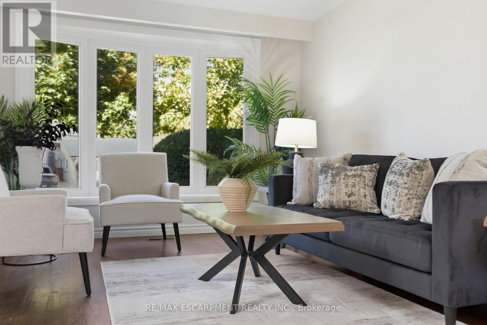 4502 Bennett Road, Burlington, Ontario  L7L 1Z1 - Photo 7 - W12468288