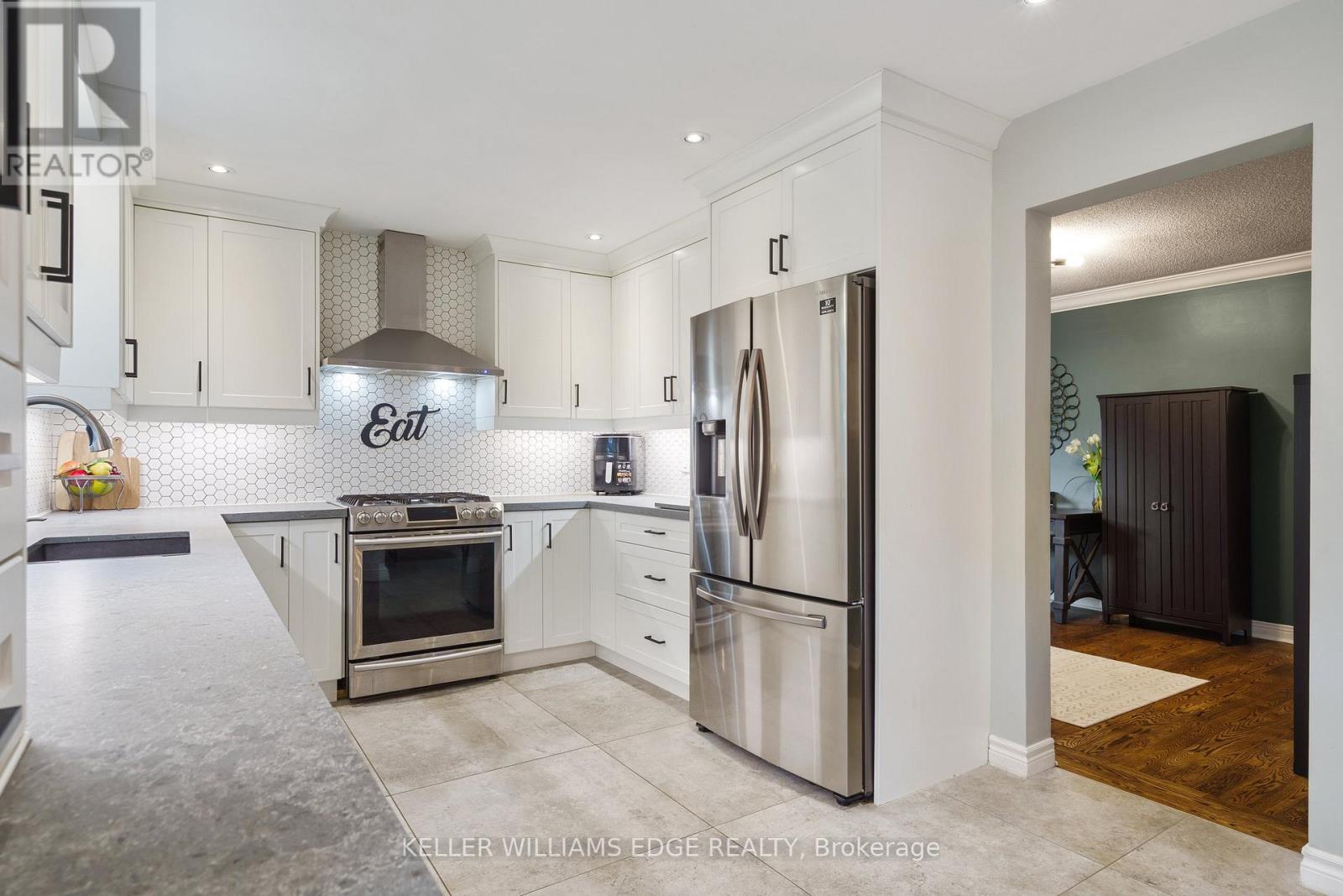 3214 Tania Crescent, Burlington, Ontario  L7M 3N4 - Photo 11 - W12468302
