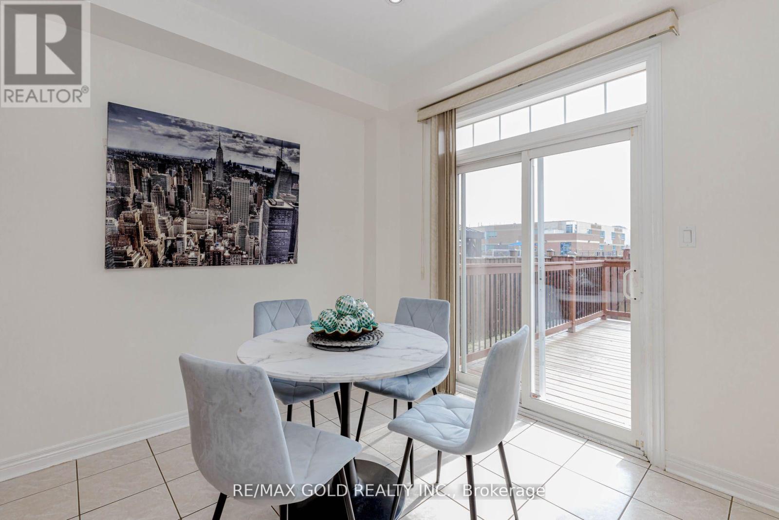 22 Ungava Bay Road, Brampton, Ontario  L6R 3M5 - Photo 10 - W12468316