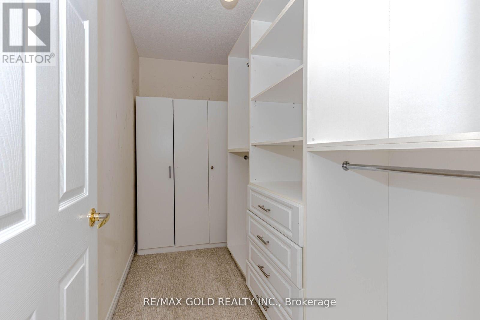22 Ungava Bay Road, Brampton, Ontario  L6R 3M5 - Photo 19 - W12468316