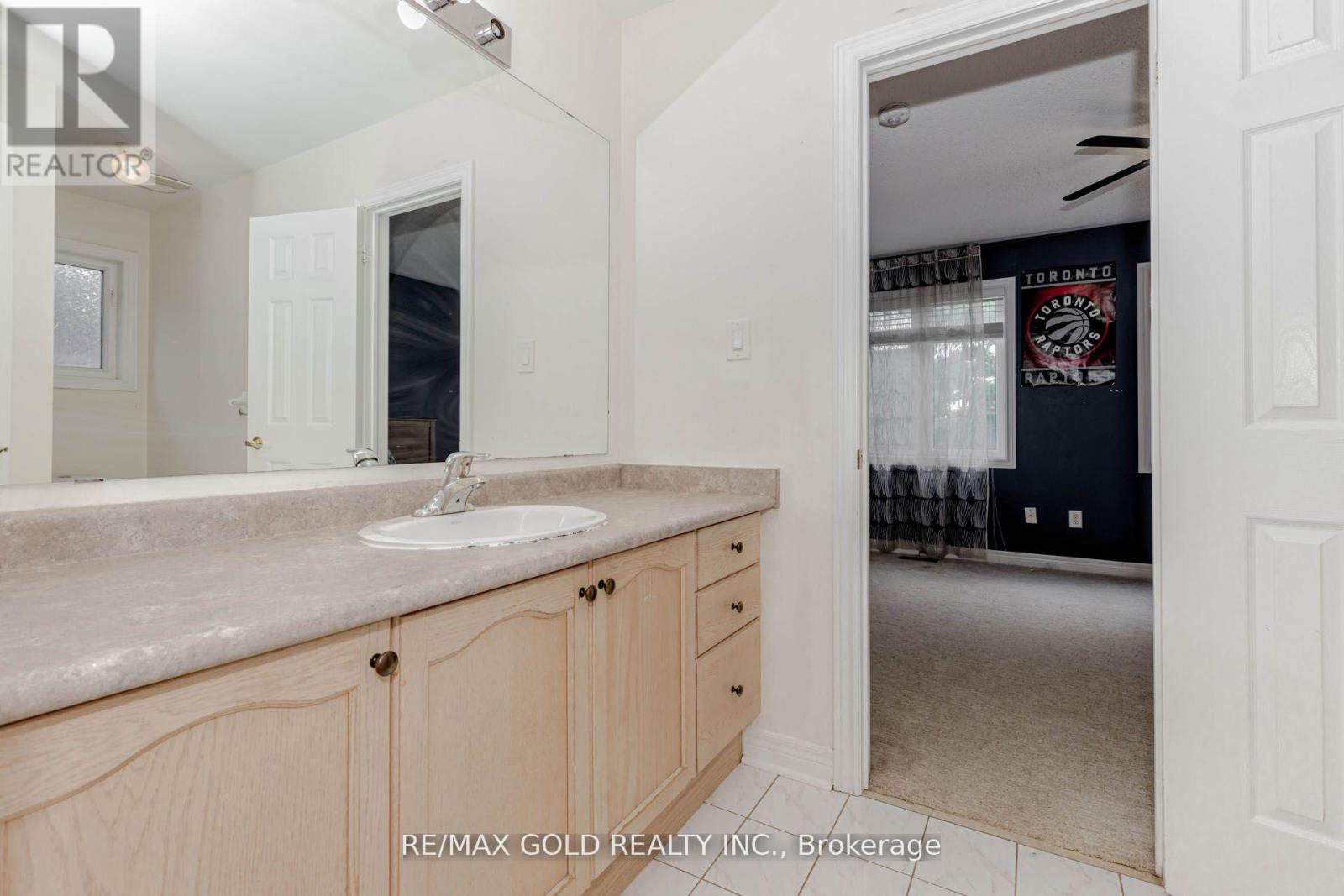 22 Ungava Bay Road, Brampton, Ontario  L6R 3M5 - Photo 23 - W12468316
