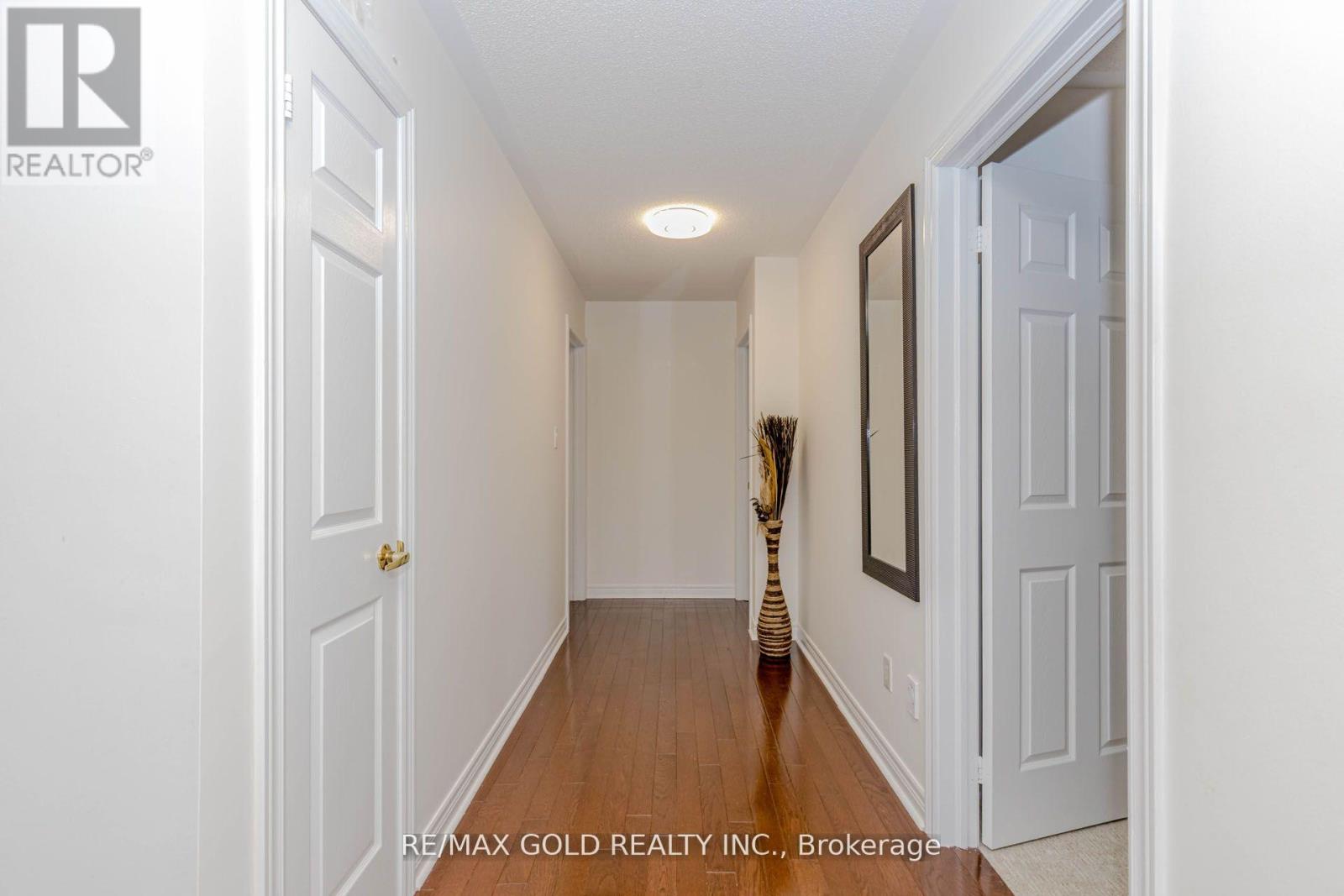22 Ungava Bay Road, Brampton, Ontario  L6R 3M5 - Photo 27 - W12468316