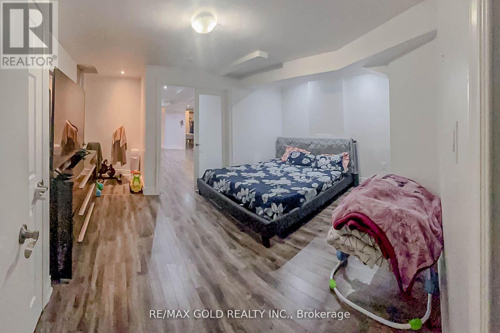 22 Ungava Bay Road, Brampton, Ontario  L6R 3M5 - Photo 34 - W12468316