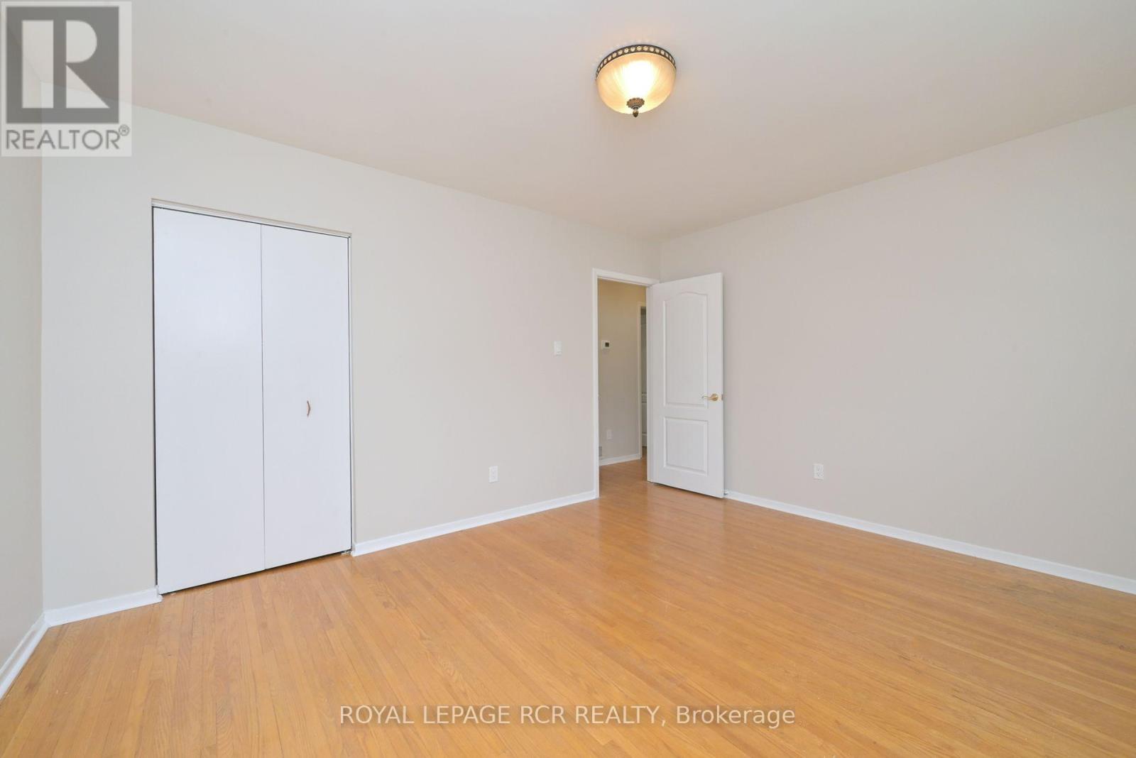 61 Belmont Drive, Brampton, Ontario  L6T 2K5 - Photo 15 - W12468350
