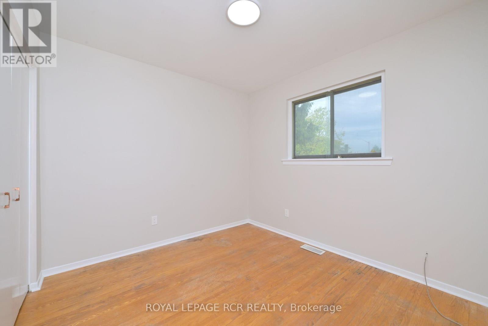 61 Belmont Drive, Brampton, Ontario  L6T 2K5 - Photo 16 - W12468350