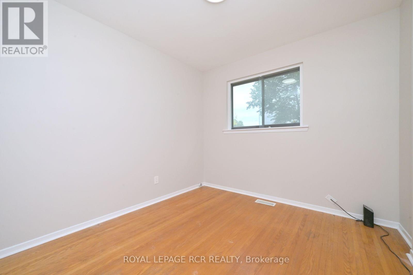 61 Belmont Drive, Brampton, Ontario  L6T 2K5 - Photo 18 - W12468350