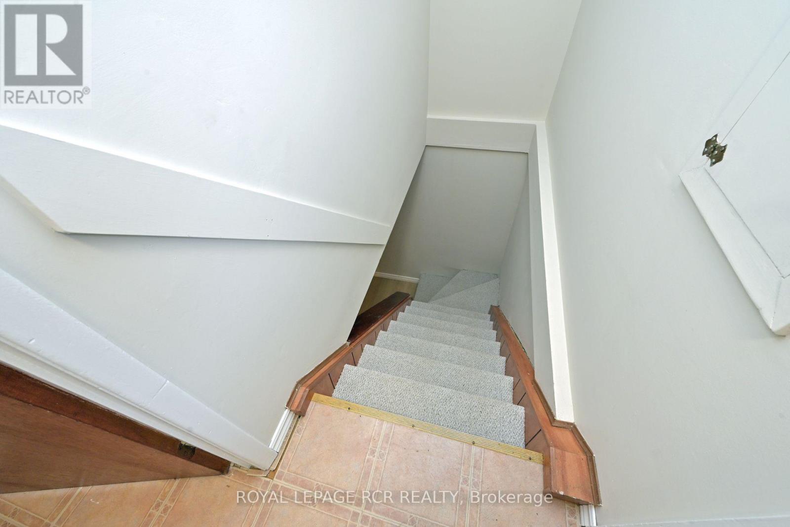 61 Belmont Drive, Brampton, Ontario  L6T 2K5 - Photo 19 - W12468350