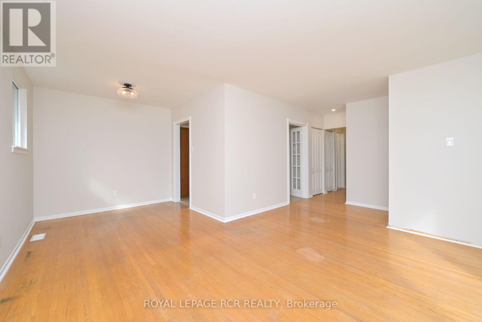 61 Belmont Drive, Brampton, Ontario  L6T 2K5 - Photo 6 - W12468350