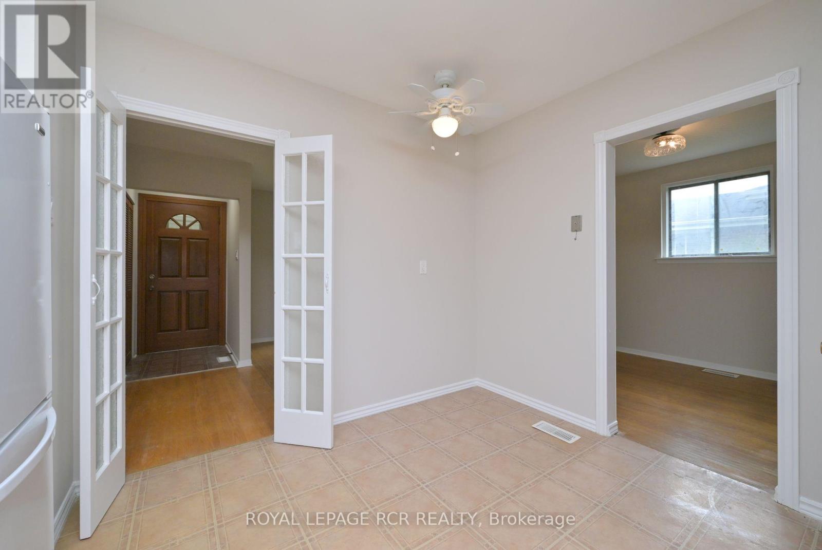 61 Belmont Drive, Brampton, Ontario  L6T 2K5 - Photo 9 - W12468350