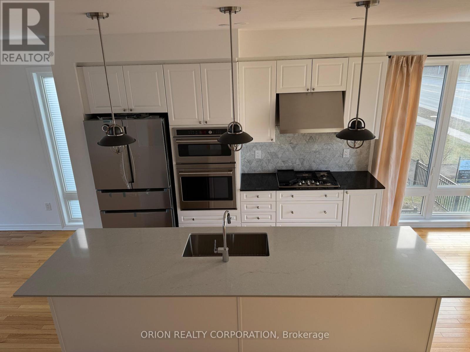 2505 Littlefield Crescent, Oakville, Ontario  L6M 5L9 - Photo 5 - W12468353