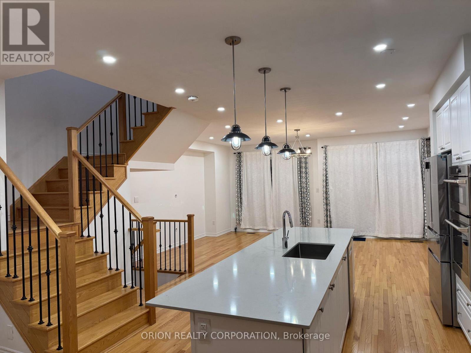 2505 Littlefield Crescent, Oakville, Ontario  L6M 5L9 - Photo 6 - W12468353