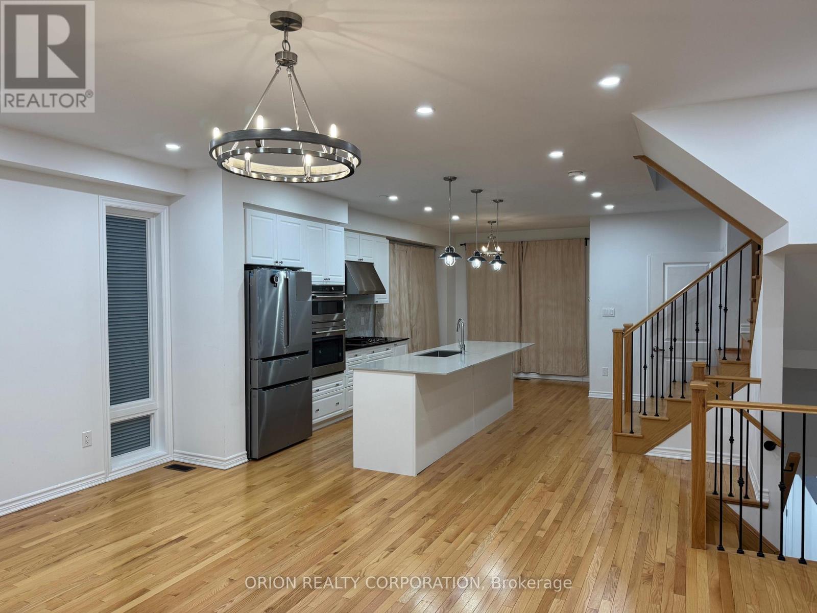 2505 Littlefield Crescent, Oakville, Ontario  L6M 5L9 - Photo 7 - W12468353