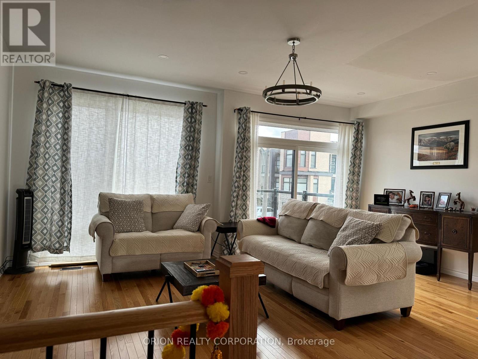 2505 Littlefield Crescent, Oakville, Ontario  L6M 5L9 - Photo 8 - W12468353