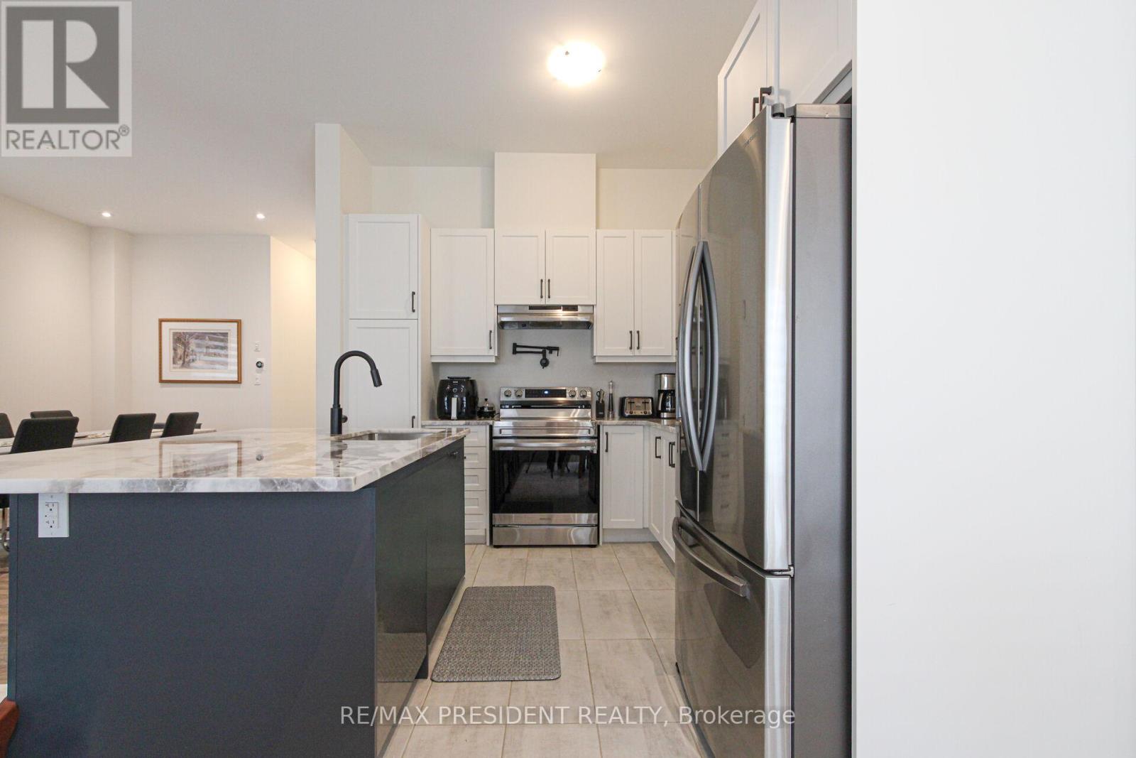3911 Koenig Road, Burlington, Ontario  L7M 0Z5 - Photo 10 - W12468358