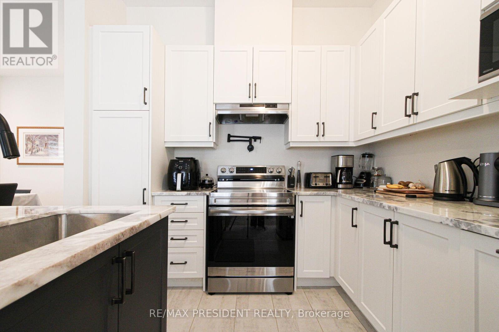 3911 Koenig Road, Burlington, Ontario  L7M 0Z5 - Photo 11 - W12468358