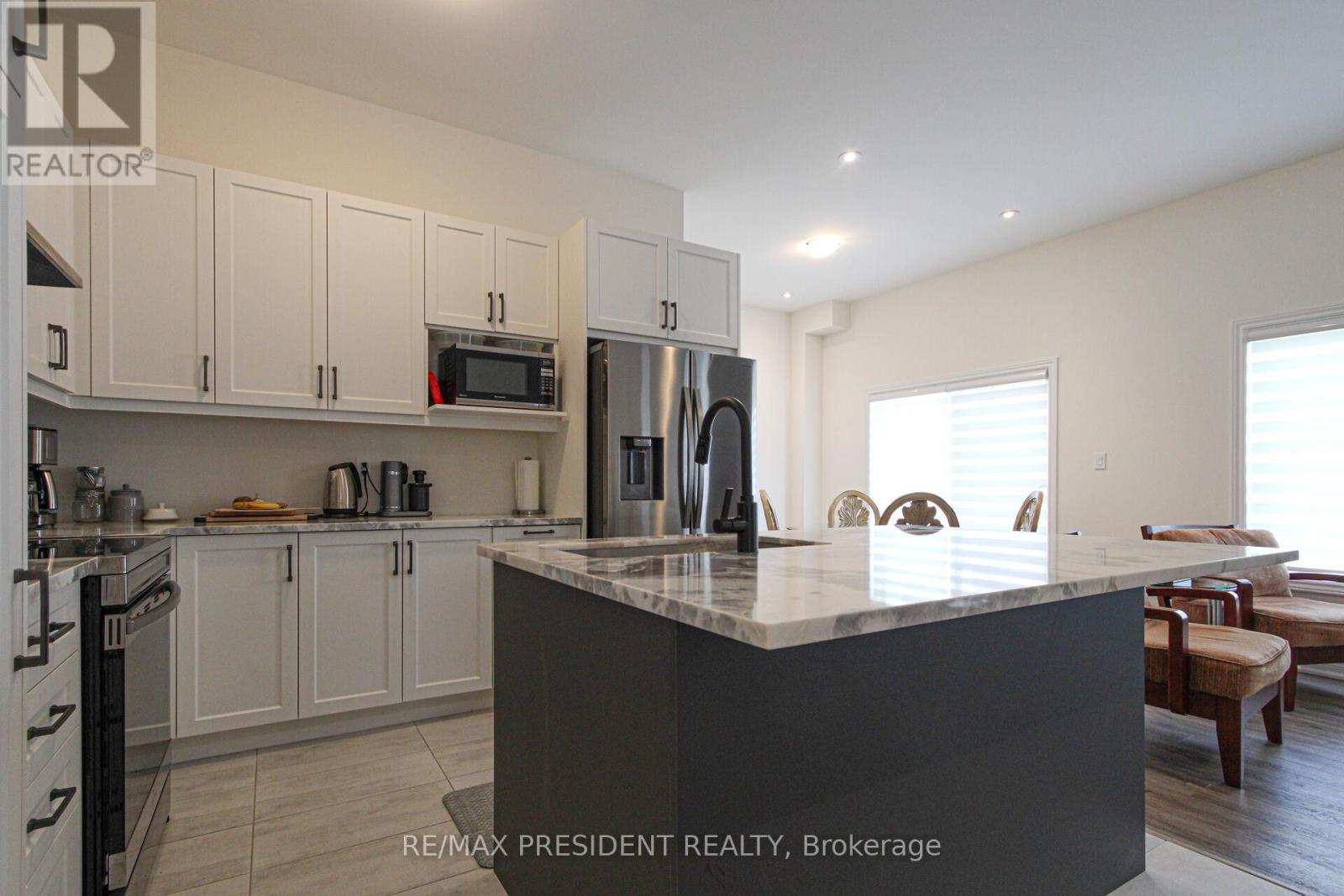 3911 Koenig Road, Burlington, Ontario  L7M 0Z5 - Photo 12 - W12468358