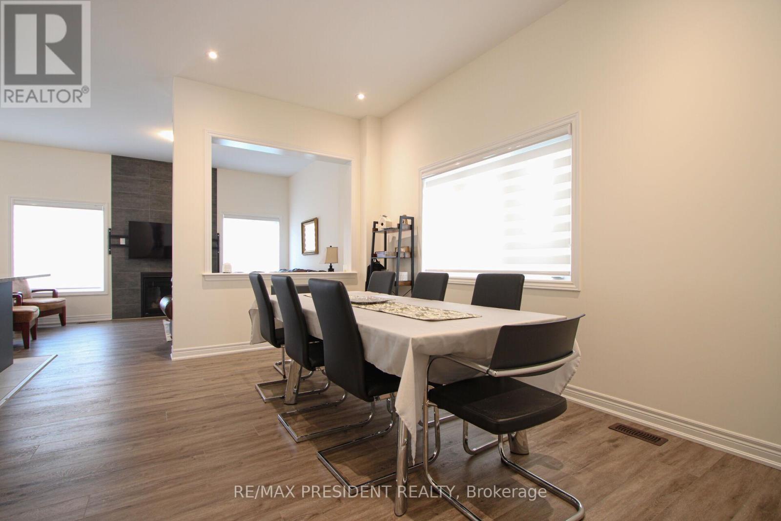 3911 Koenig Road, Burlington, Ontario  L7M 0Z5 - Photo 18 - W12468358