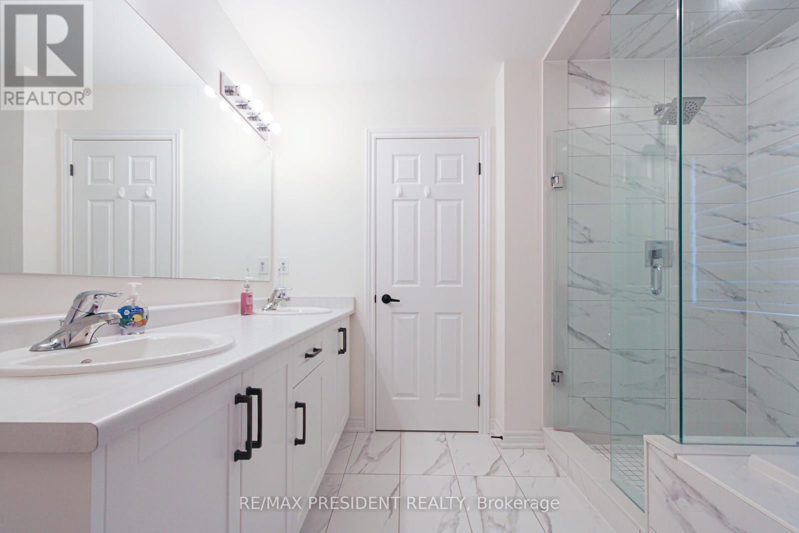 3911 Koenig Road, Burlington, Ontario  L7M 0Z5 - Photo 24 - W12468358