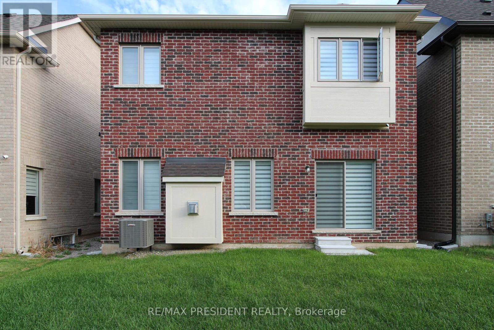 3911 Koenig Road, Burlington, Ontario  L7M 0Z5 - Photo 38 - W12468358