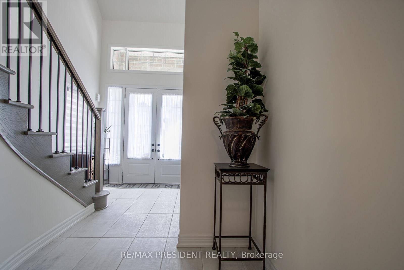 3911 Koenig Road, Burlington, Ontario  L7M 0Z5 - Photo 6 - W12468358