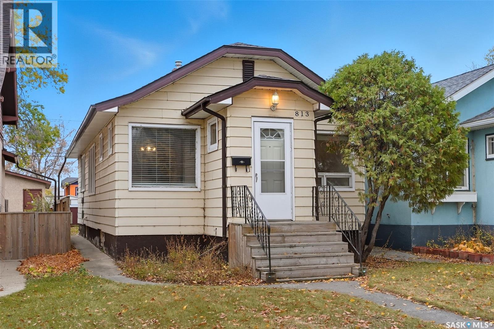 813 4th Avenue N, Saskatoon, Saskatchewan  S7K 2N3 - Photo 2 - SK020960