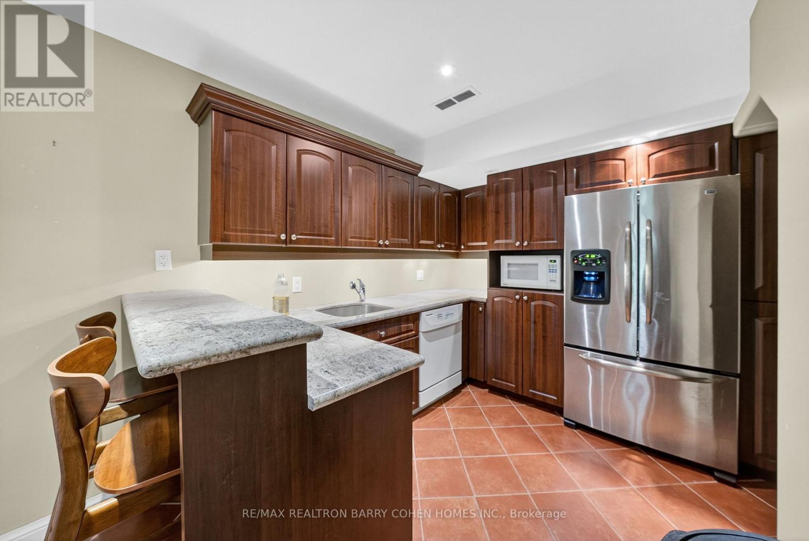 11 Tudor Gate, Toronto, Ontario  M2L 1N3 - Photo 17 - C12468422