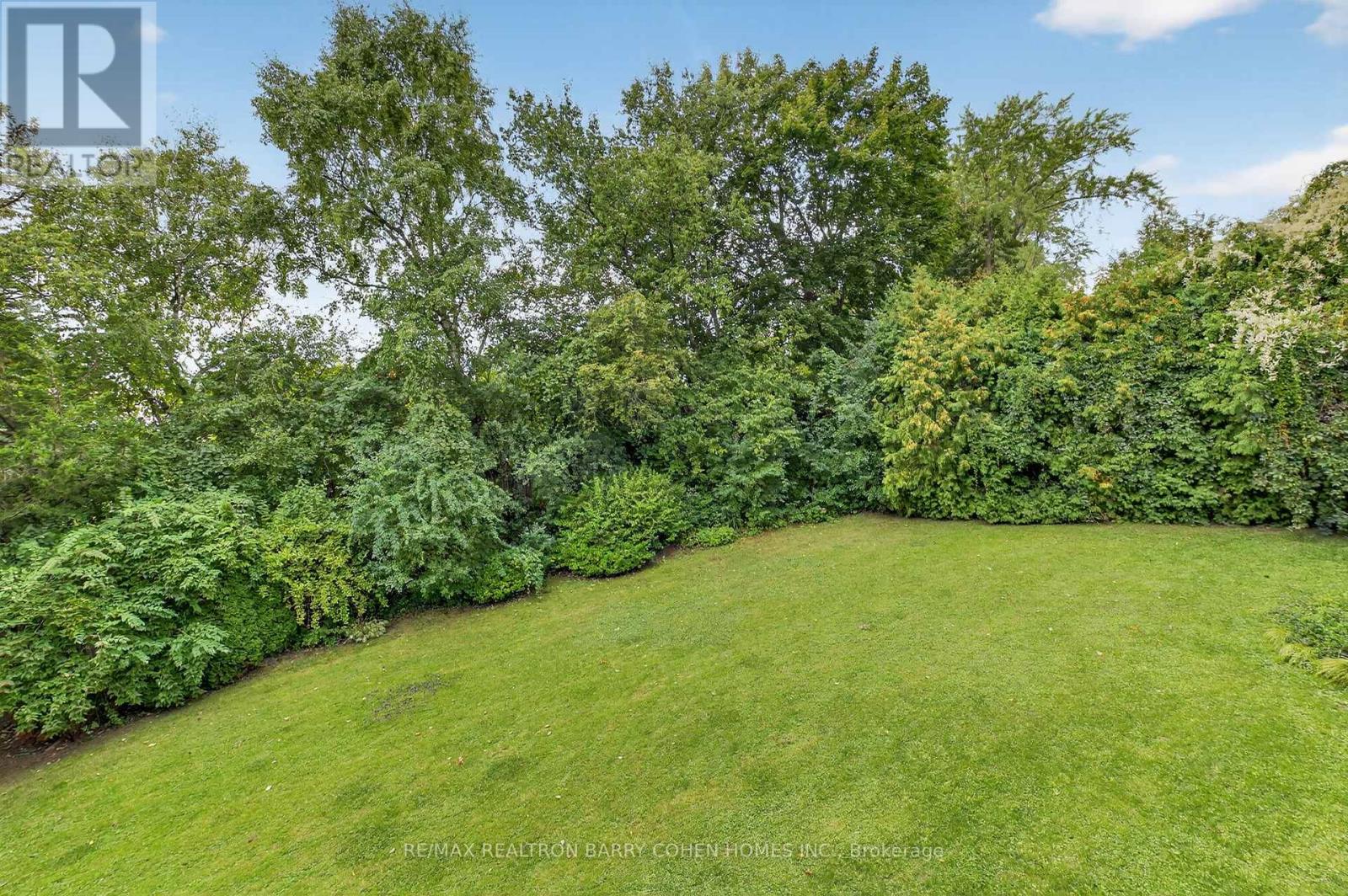 11 Tudor Gate, Toronto, Ontario  M2L 1N3 - Photo 18 - C12468422