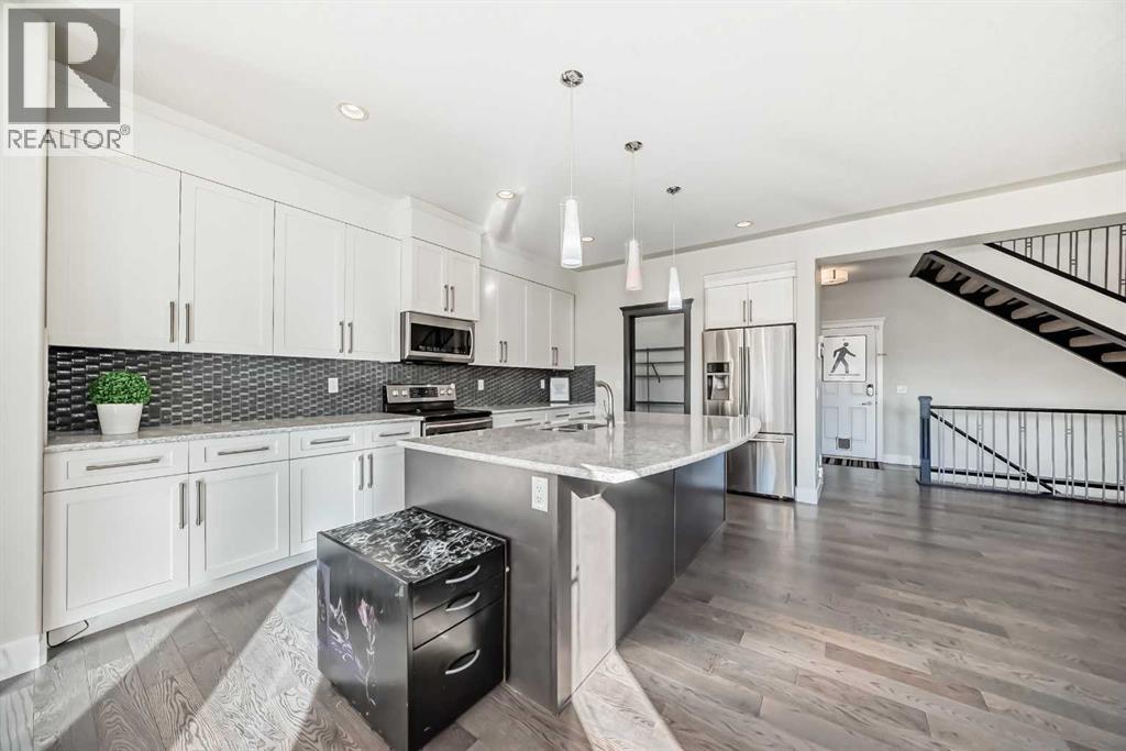 193 Rainbow Falls Heath, Chestermere, Alberta  T1X 0S7 - Photo 8 - A2250699