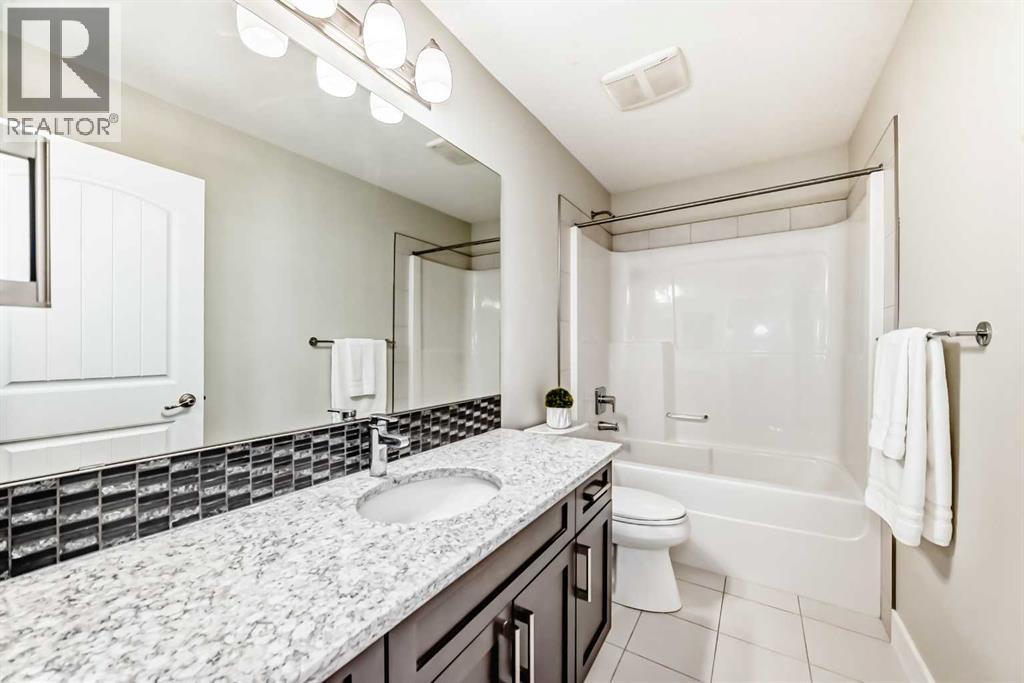 193 Rainbow Falls Heath, Chestermere, Alberta  T1X 0S7 - Photo 30 - A2250699