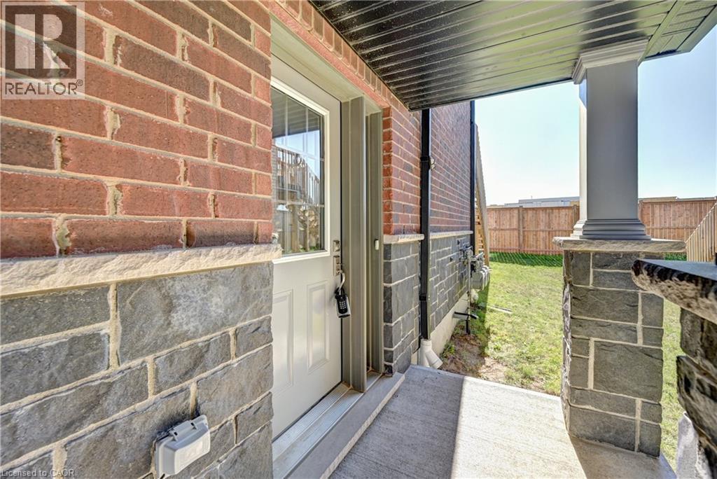 86 Monarch Woods Drive, Kitchener, Ontario  N2P 0K1 - Photo 2 - 40780072