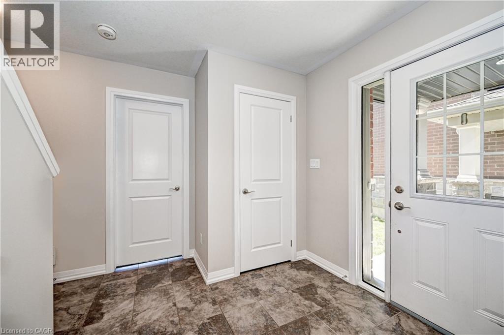 86 Monarch Woods Drive, Kitchener, Ontario  N2P 0K1 - Photo 3 - 40780072