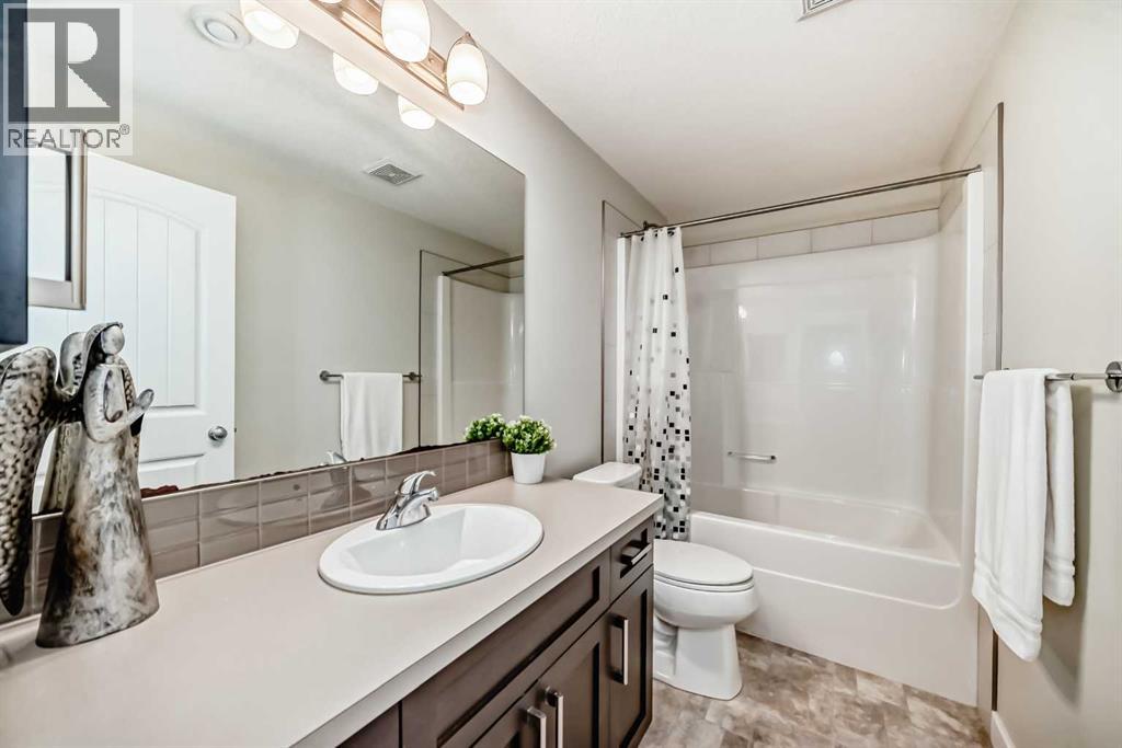 193 Rainbow Falls Heath, Chestermere, Alberta  T1X 0S7 - Photo 44 - A2250699