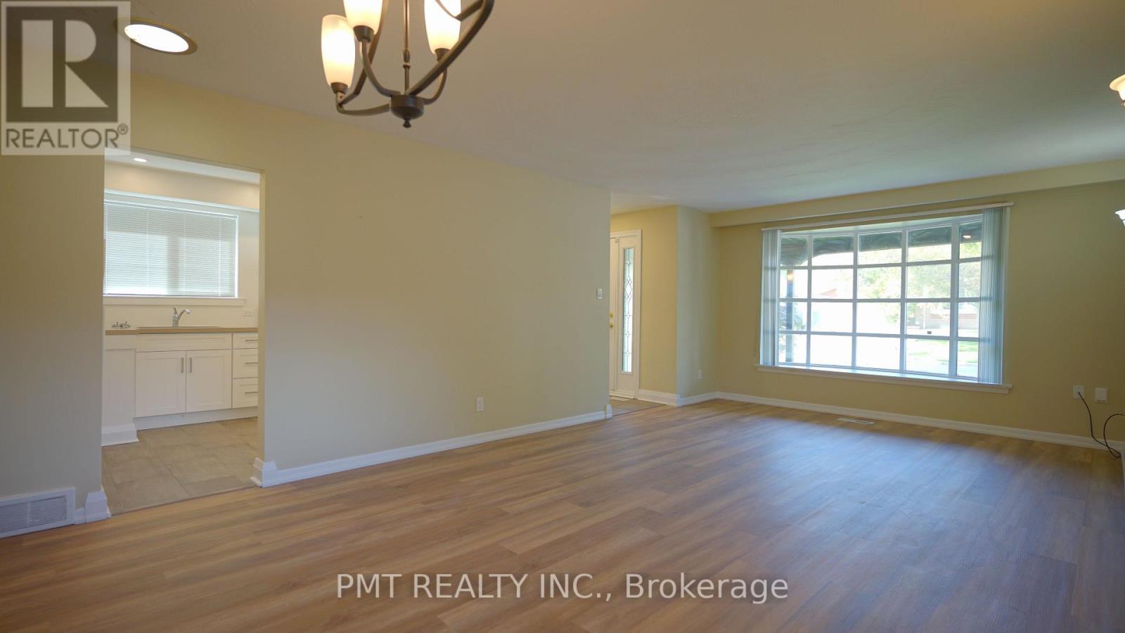 Main - 17 Ravenview Drive, Toronto, Ontario  M1E 3L9 - Photo 3 - E12468369